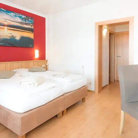 梅努沃特酒店 3* 圣卡荐